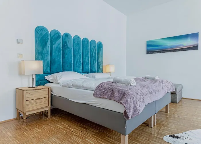 Elegant & Spacious 2br In The Center Viena